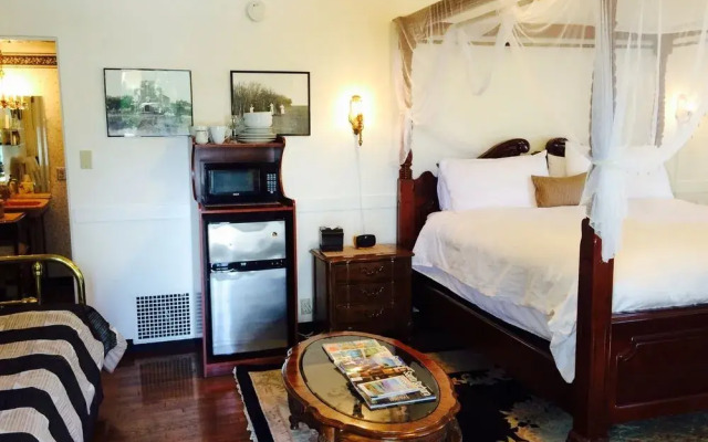 Old Yacht Club Inn Vacation Rentals