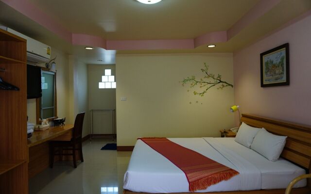 Kumkaew Tawon Palace Hotel