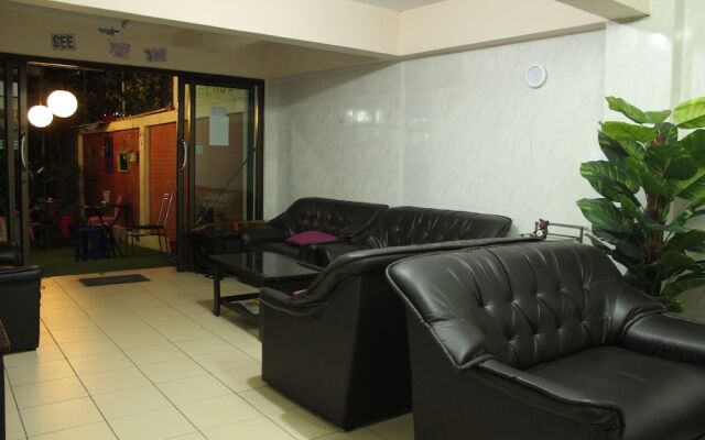 Yaya Guesthouse - Hostel