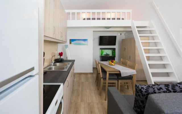 Sunny Apartment - Triovasalos