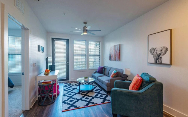 FRONTDESK NoHo Flats at North Hyde Park Apts Tampa