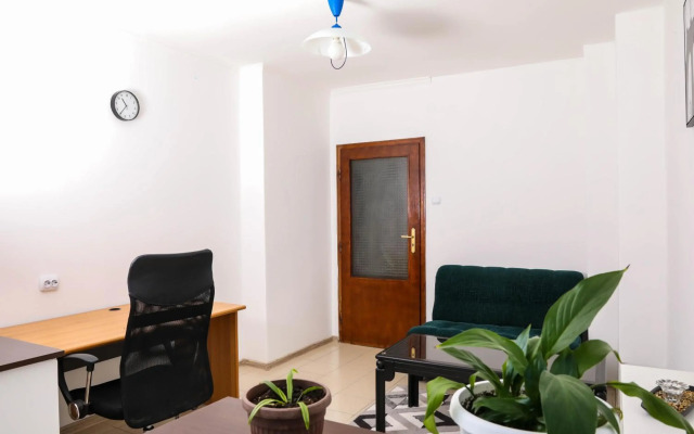 Krichim Apartments,Three-Bedroom, large apartment, TOP CENTER