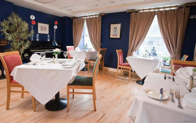 Pery's Hotel