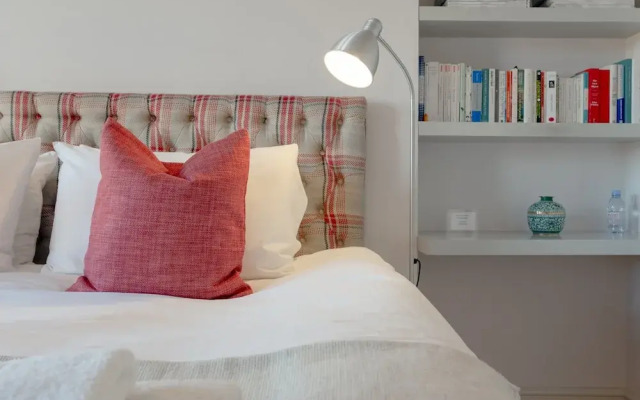 2 Bedroom Apartment Near Ladbroke Grove