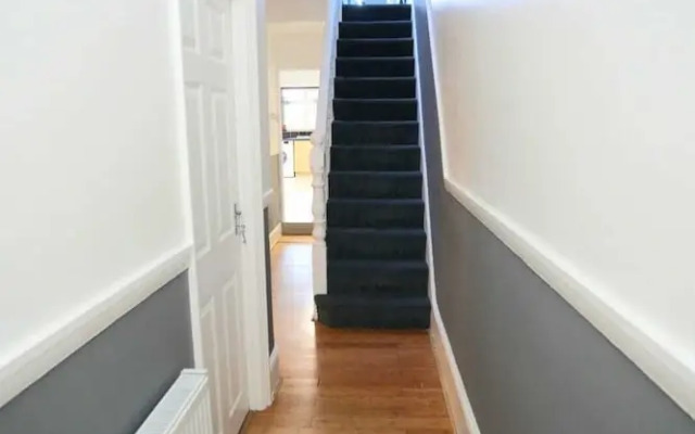 Impeccable 3-bed House in Plumstead, London
