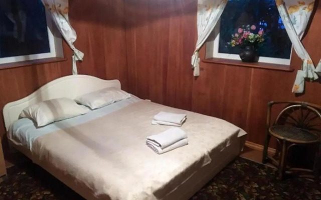 Valensija - Cute Cottage in big Yard