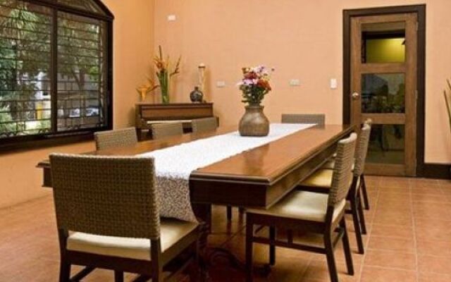 Casa Escano Bed & Breakfast