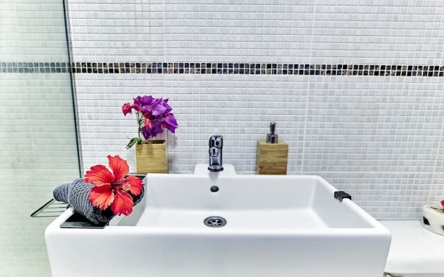 New & Modern Apartment Close to the Beach
