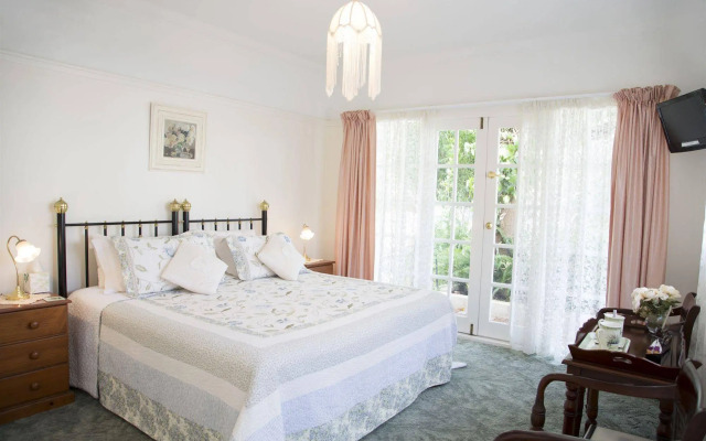 Rosebridge House Bed & Breakfast Adult Retreat