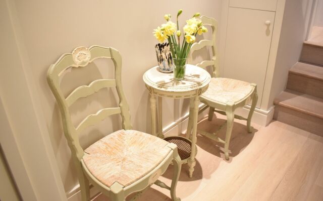 2 Bedroom Garden Flat By Kings Road