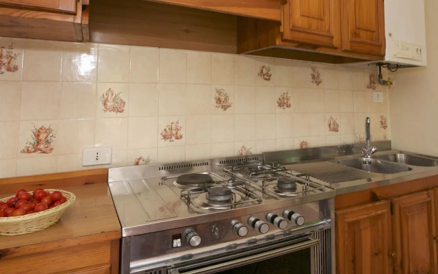 Vintage Cottage in Roccamorice with Garden