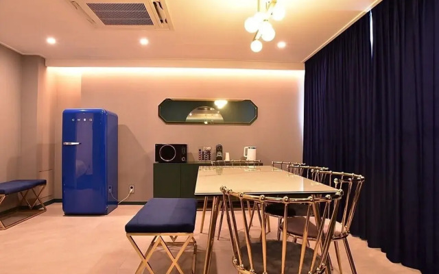 Unknown Hotel