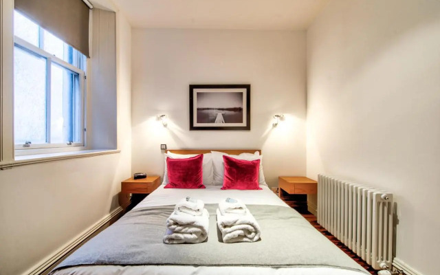 Sumptuous 2BR Apt Next To Edinburgh Castle!