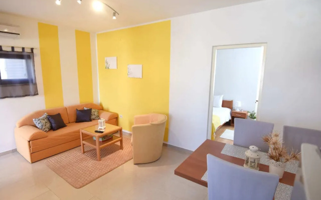 Apartment in Maslenica With Terrace