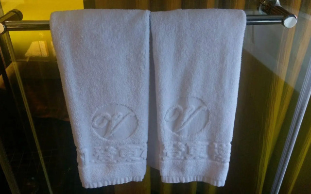 Vendome East Inn