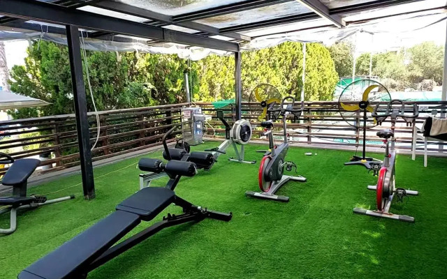 Roof APT W terrace garden,1BR 1BA