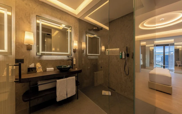 Porto Lotti Suite Hotel