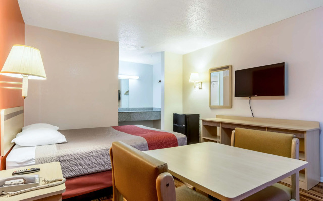 Motel 6 East Ridge, TN