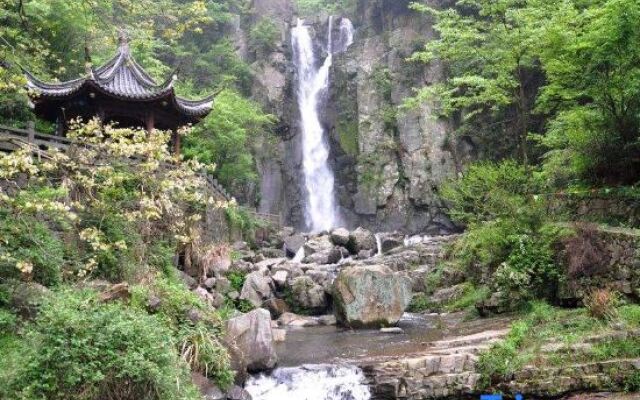 Nanyuan Wulongtan Resort