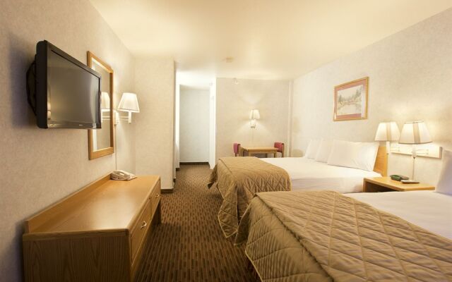 Glenwood Springs Cedar Lodge