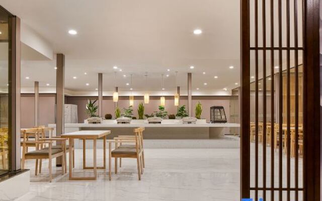 YueYun Hotel (Guangzhou Baiyun International Airport)