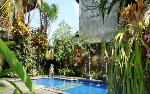 Wahyu Bungalow and Restaurant