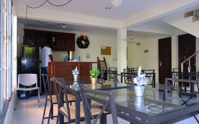 Aparta Hotel Drake