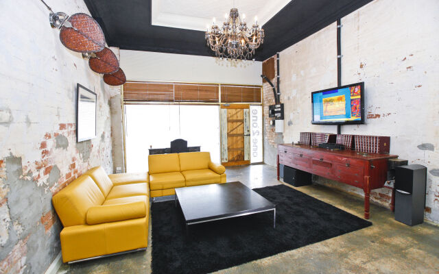 Indulge Apartments - Eighth Street