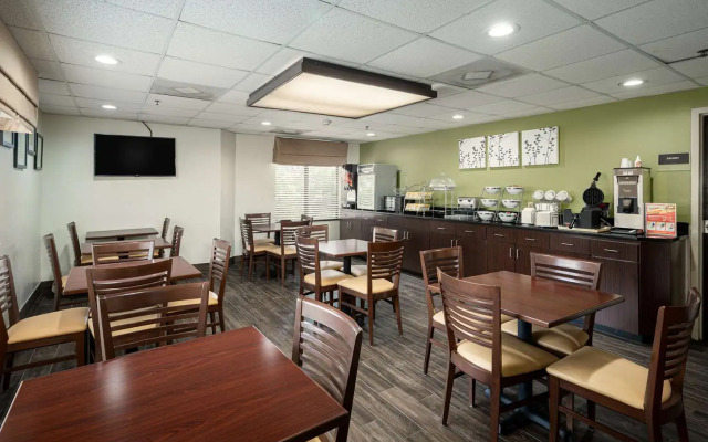 SureStay by Best Western Summerville Flowertown