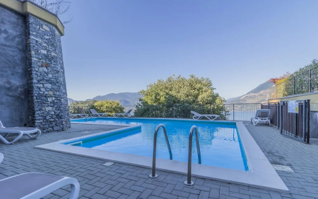 Sunny Varenna Apartment