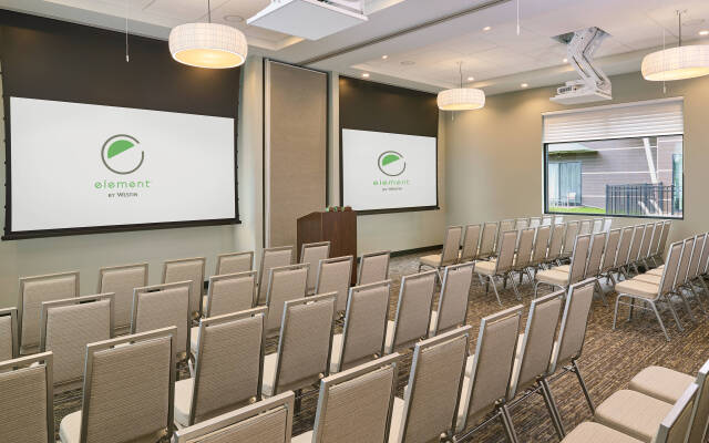 Element West Des Moines