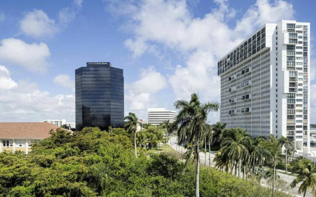 The Ben West Palm, Autograph Collection