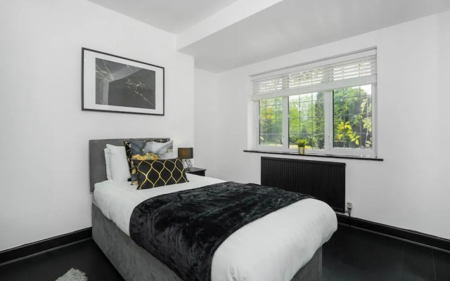 Luxury Designer Mansion in West Midlands Countryside