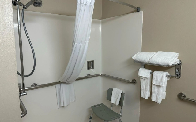 Baymont Inn by Wyndham Farmington