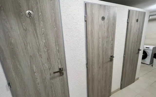 Hostel H18