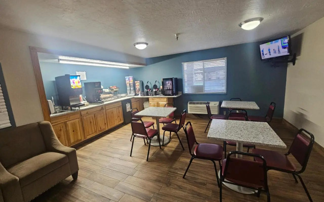 Super 8 Motel - Beaver