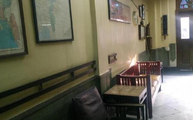 Broadway Hotel