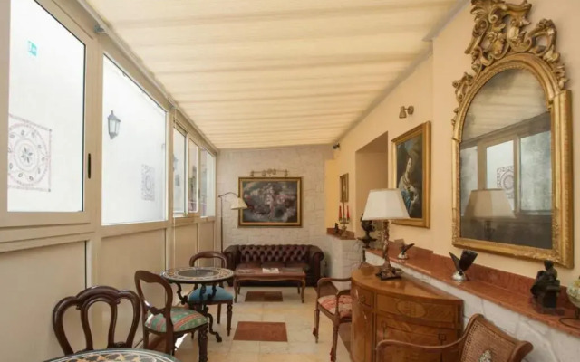 Aurelius Art Gallery Hotel