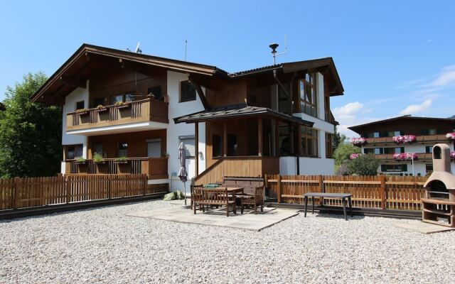 Urban Apartment in Itter near Edelweiss Communal Pool & Ski Lift