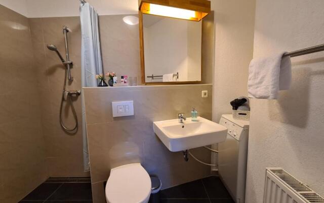 Neues Apartment #2 mit WLAN !Sauna & Hot Tub zubuchbar!