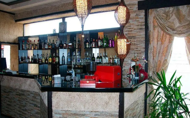 Hi-Life Family Hotel