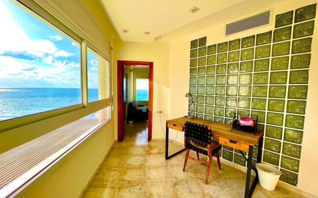 Luxurious Sea View 3BR Pool Spa and Gym