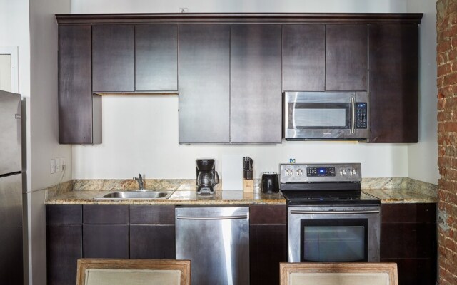 Charming Central Business District Studios by Sonder