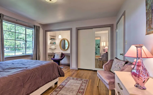 Ocean Springs Home - Walk to Beach & Downtown!