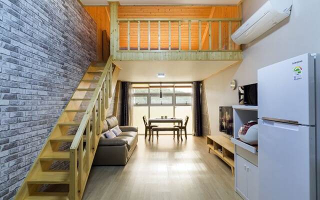 Yeosu Gold Light Pension