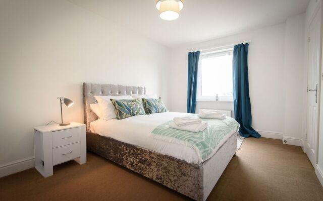 Karah Suites- Longhorn Avenue