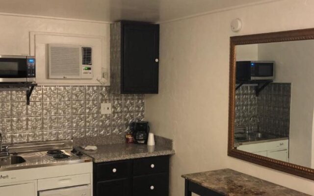 Pine View Motel