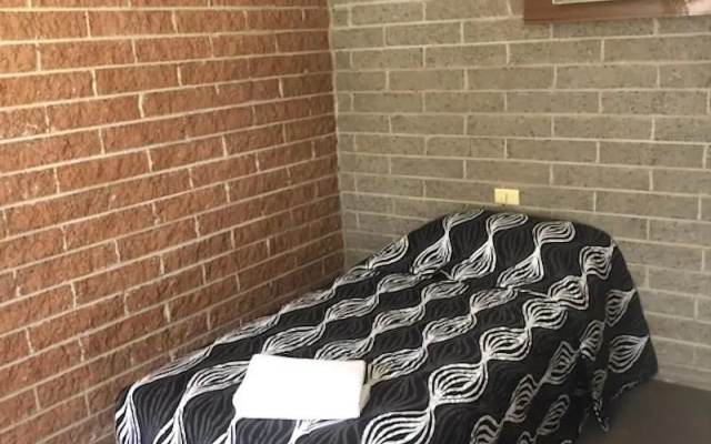Shamrock Hotel Motel Balranald – Guest Rooms – Balranald