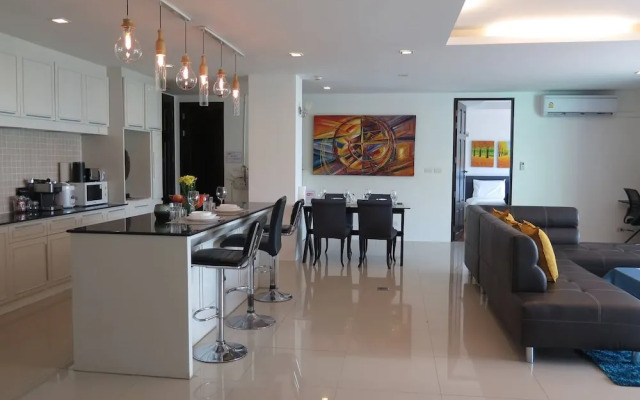 "6/18-penthouse 3 Bedrooms Walking To Patong Beach"