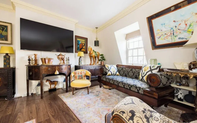 Mayfair 3-bed 6-guest W/patio & ac Berkeley Square